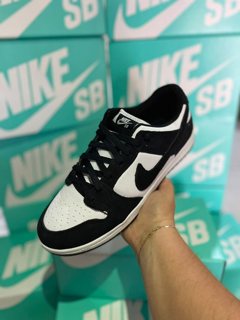 Tênis Nike Dunk Low SB Preto