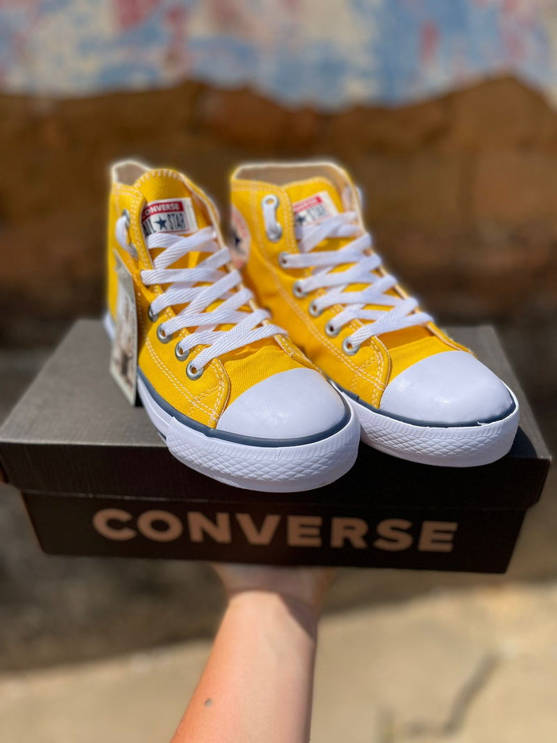 Tênis cano alto All Star Amarelo