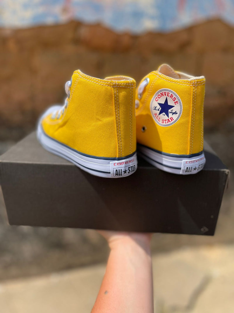 Tênis cano alto All Star Amarelo