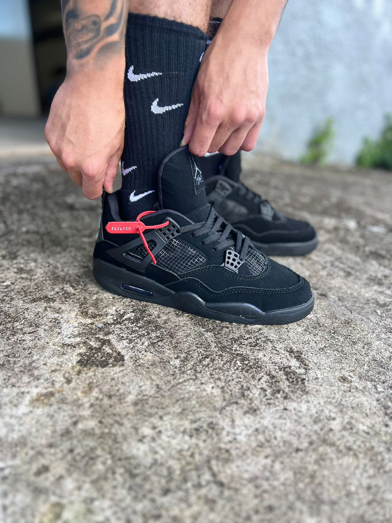 Tênis Air Jordan 4