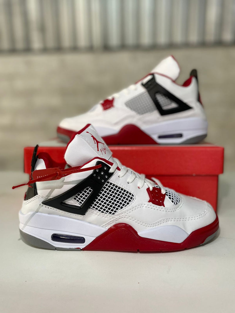 Tênis Air Jordan 4