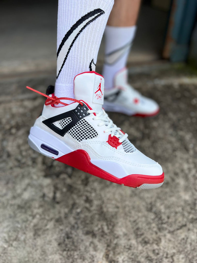 Tênis Air Jordan 4