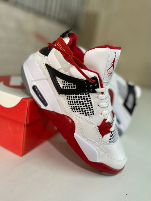 Tênis Air Jordan 4