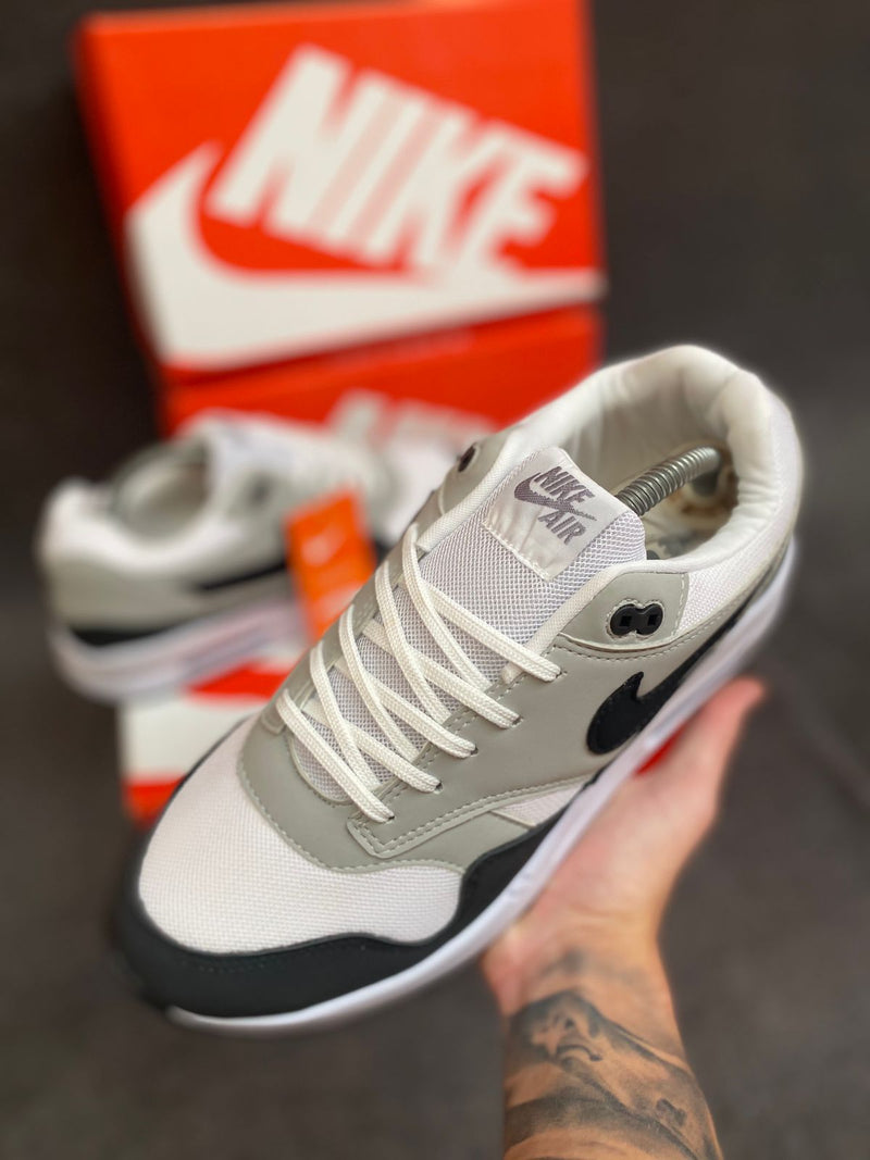 Tênis Nike Air Max 90